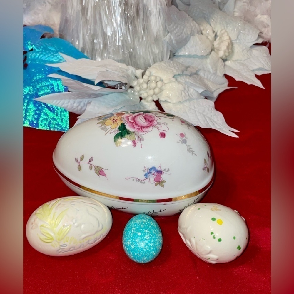 Vintage Shackman Made In Japan Hand Painted Floral Egg Gold Accents 3 Extra eggs